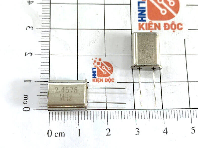 2M4576 HC-49U