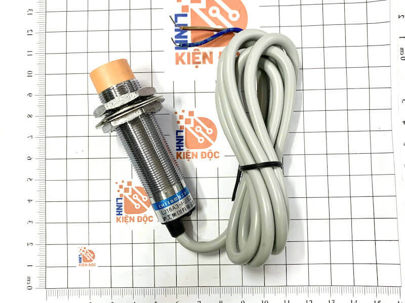 Cảm biến tiệm cận LJ18A3-8-J/EZ M18, 8mm, AC 90–250V, 2 dây, NO