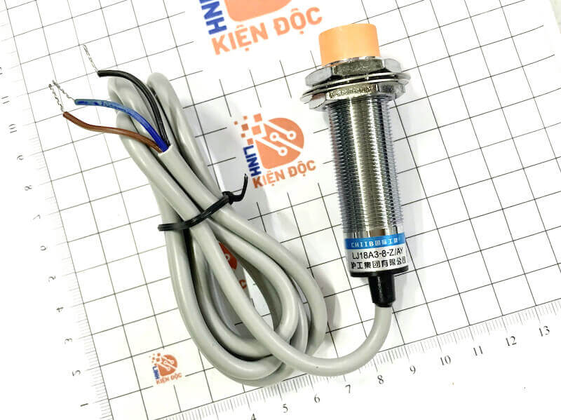 Cảm biến tiệm cận PNP LJ18A3-8-Z/AY