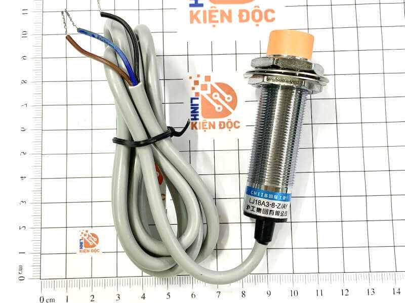 Cảm biến tiệm cận PNP LJ18A3-8-Z/AY