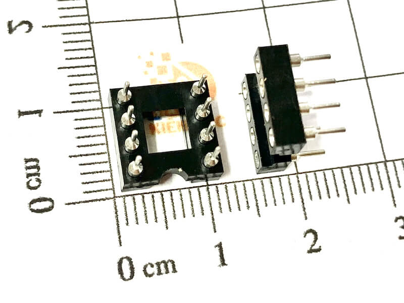 Alternative view of Đế cắm IC chân tròn DIP-8 8P