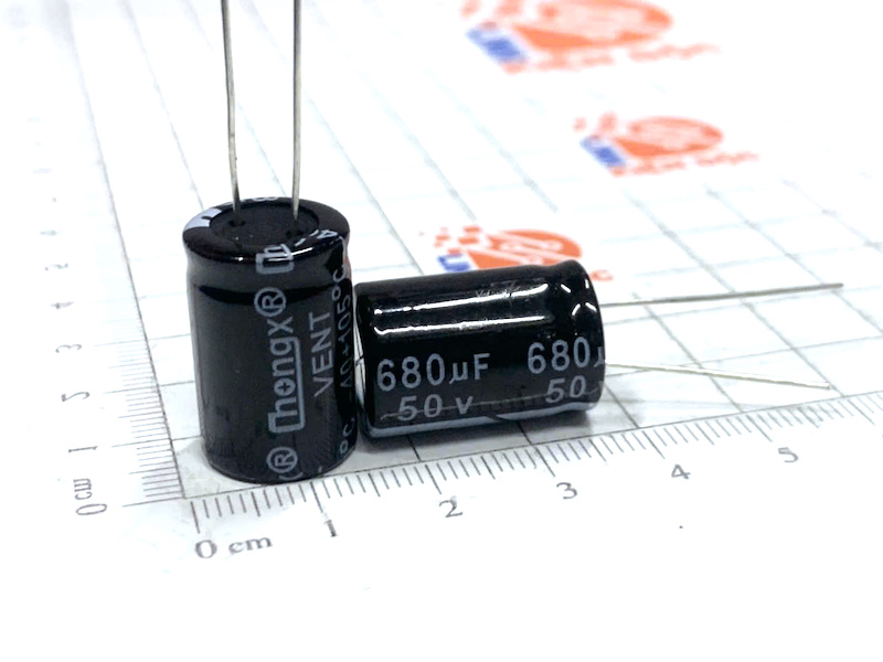 Alternative view of Tụ hoá 50V 680UF CHONGX 13X21mm