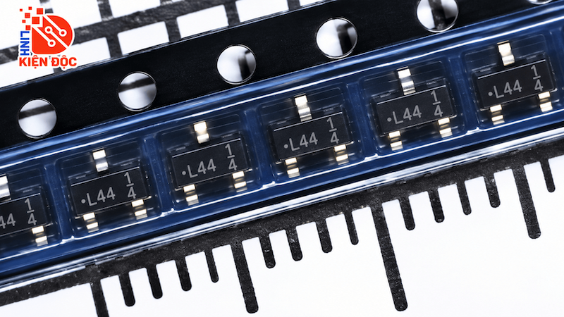 Diode BAT54S_R1_00001 kí hiệu L44 kiểu chân SOT23