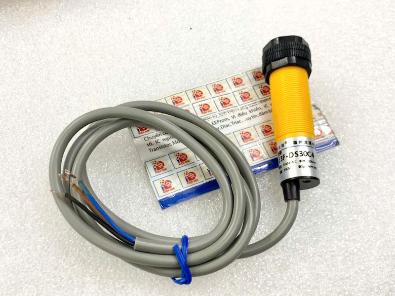 Cảm biến hồng ngoại E3F-DS30C4 NPN thường mở 6-36VDC 3 dây