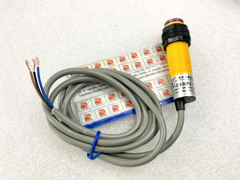 Cảm biến hồng ngoại E3F-DS30P2 PNP thường đóng 6-36VDC 3 dây