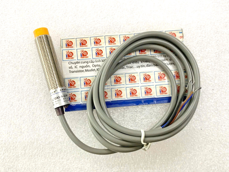 Alternative view of Cảm biến tiệm cận LJ12A3-4-Z/AY 3 dây 4mm NPN thường đóng 6-36VDC